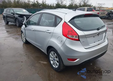 2013 Ford Fiesta Se z USA, uszkodzony, nr VIN 3FADP4EJ2DM195033